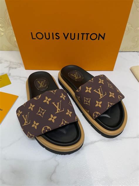 louis vuitton slippers kopen|Louis Vuitton slippers 2020.